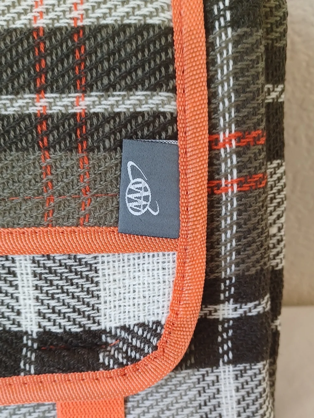 NWOT AAA Picnic Blanket Lightweight Green & Orange Plaid New Large 75